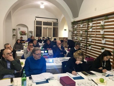 Gli allievi del 1° Corso per Sommelier dell’Olio della Fondazione Italiana Sommelier a Catania Gli allievi del 1° Corso per Sommelier dell’Olio della Fondazione Italiana Sommelier a Catania