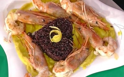 Gamberoni e riso venere al curry Gamberoni e riso venere al curry