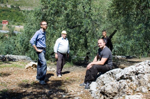 Cosmo di Russo e lo staff aziendale Cosmo di Russo e lo staff aziendale