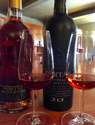 Studenti, pop e Moscatel Studenti, pop e Moscatel