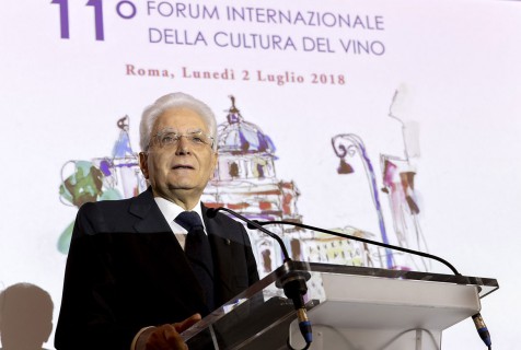 il Presidente della Repubblica Sergio Mattarella durante il suo discorso all'11 Forum Internazionale della Cultura del Vino il Presidente della Repubblica Sergio Mattarella durante il suo discorso all'11 Forum Internazionale della Cultura del Vino