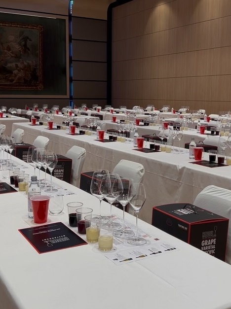 Panoramica della sala allestita per l'evento Riedel Panoramica della sala allestita per l'evento Riedel